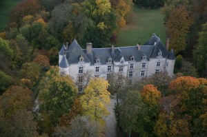 Le spa est dans une dépendance du Château de Villeray