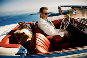 Pierre Brosnan dans une Mercedès 250 SL Pagode