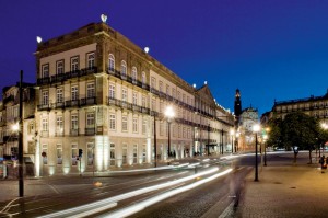 Façade de l'hôtel Intercontinental de Porto idéalement situé en centre ville pour profiter des festivités