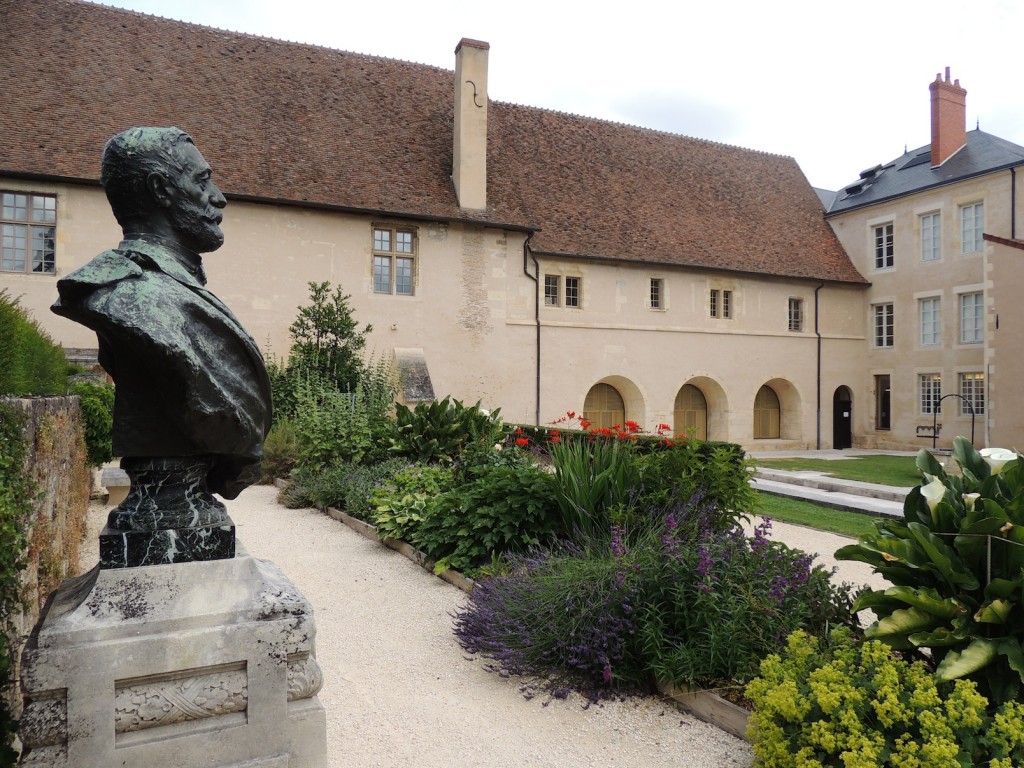 Le jardin et une partie du musée