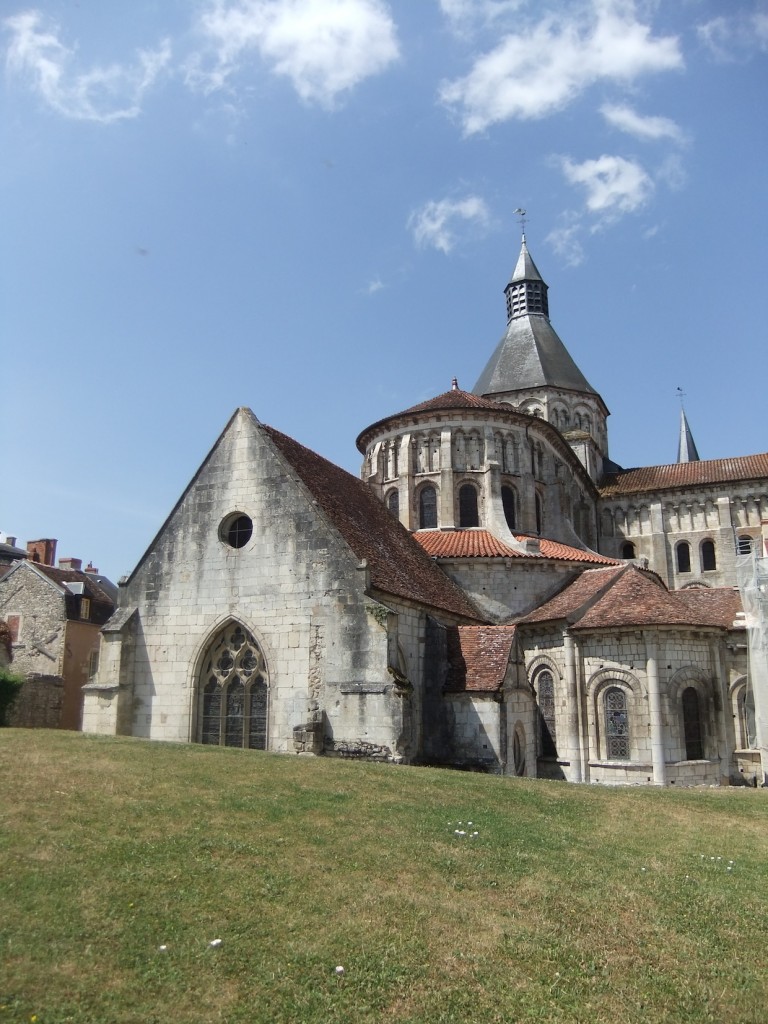 Vue globale sur l'église Notre Dame