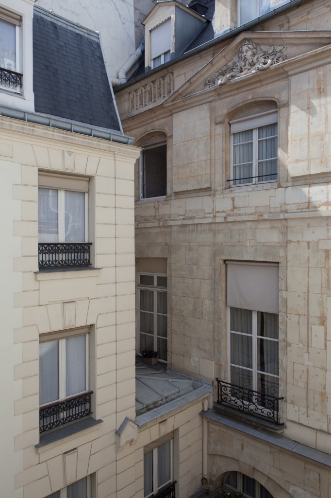 La façade de l'architecte Gittard vue du patio intérieur