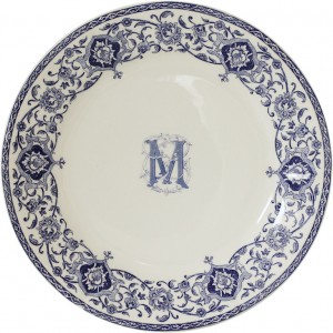 Modèle Rouen "médaillon" à rinceaux feuillages et fleurs entrelacées