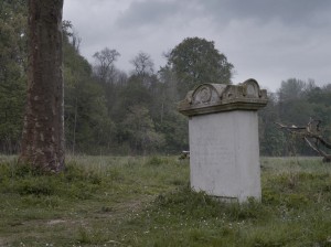 Le tombeau du peintre Meyer ( cliché Tezenas)