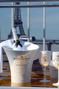 Du Moët avec vue sur la Tour Eiffel