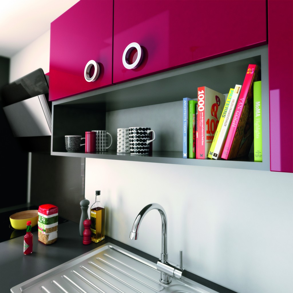 Placards et niches anthracite et cerise