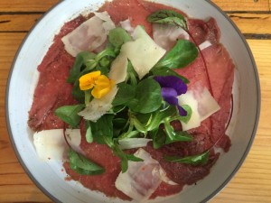 Un classique carpaccio de boeuf