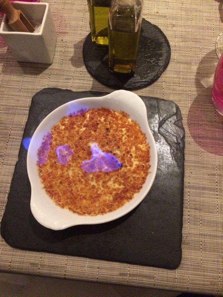 Crème brûlée (devant vous ) à la truffe 