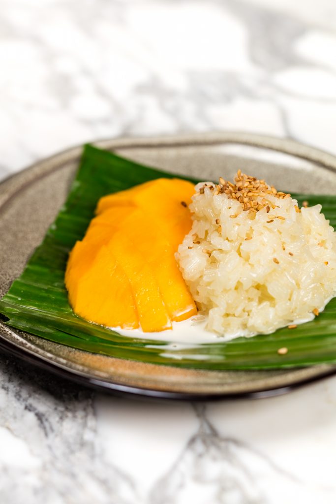 Sticky rice à la mangue et lait de coco