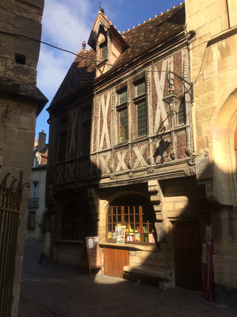 La belle maison Millière à pans de bois